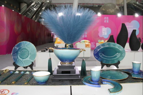 畢榮青參觀調研山東工藝美術學院2023設計藝術博覽會 聚焦工藝美術設計，共話創新傳承新篇章
